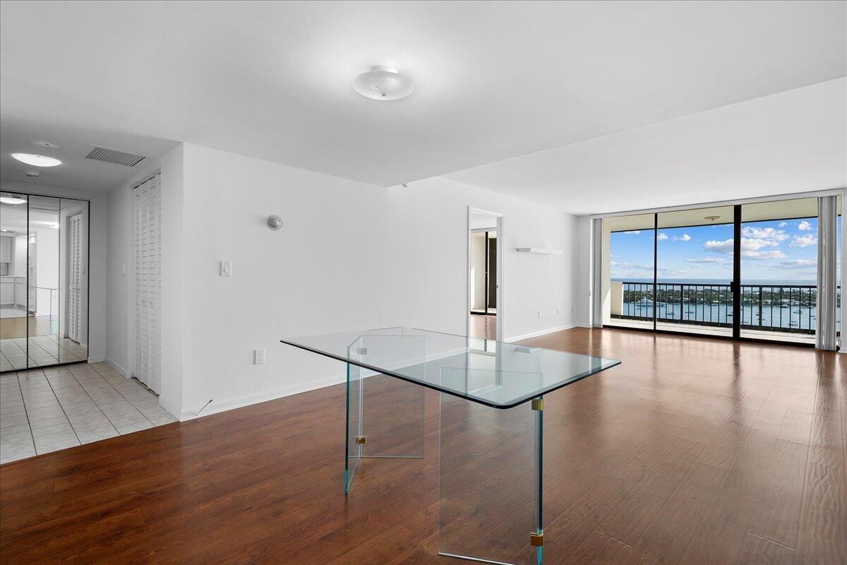 Unit 2402 photo 18