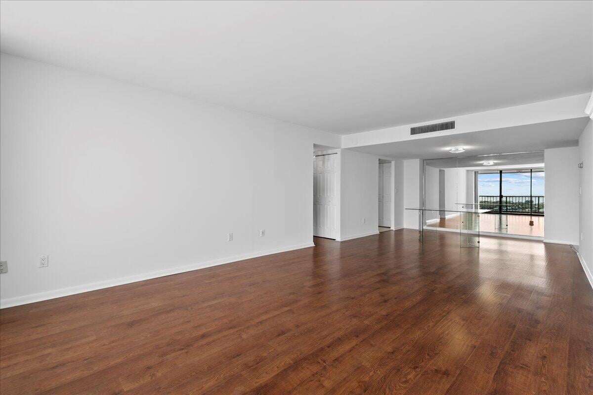 Unit 2402 photo 19