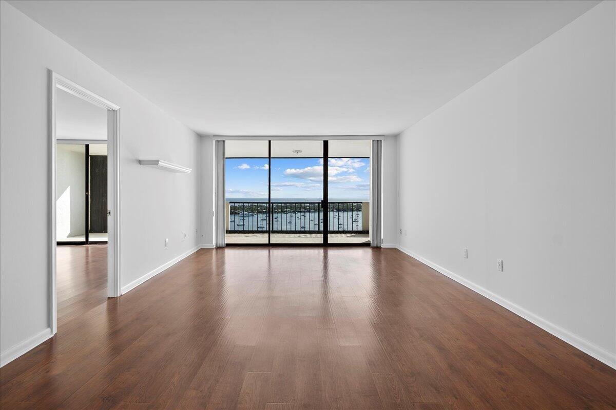 Unit 2402 photo 20