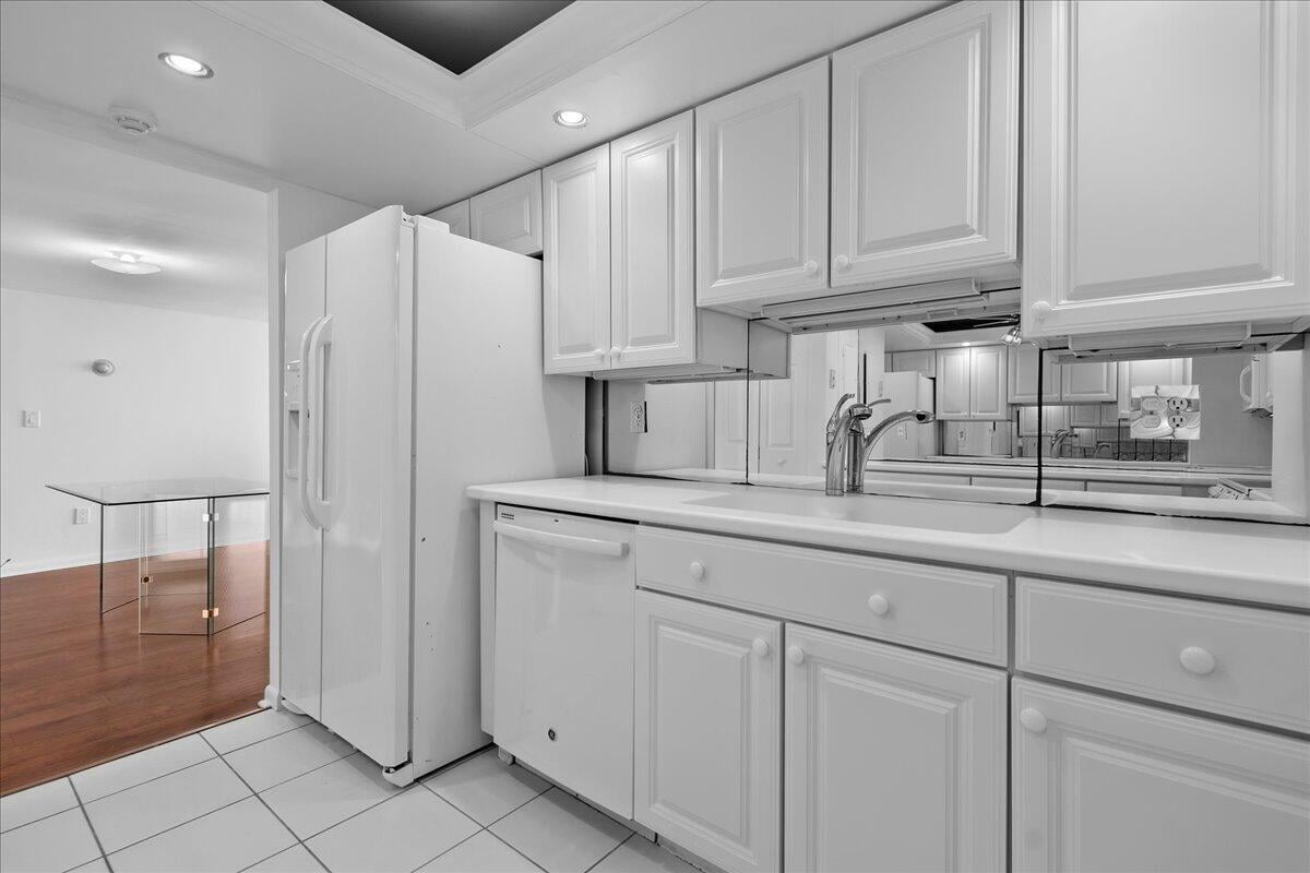 Unit 2402 photo 21
