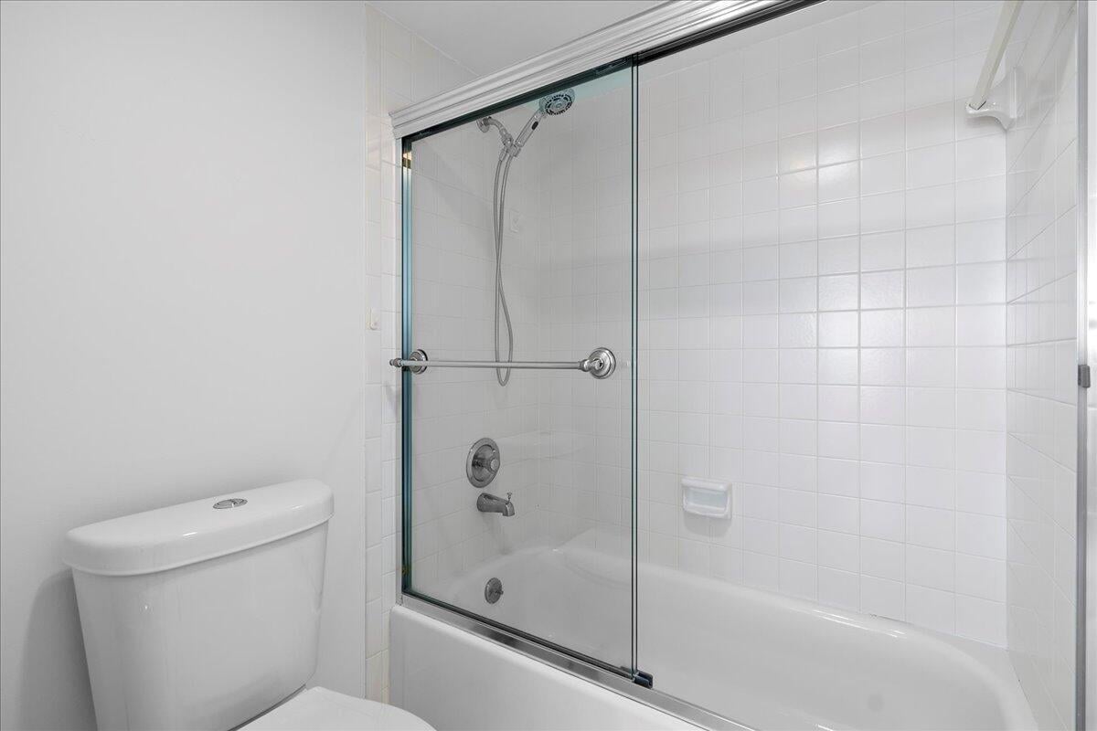 Unit 2402 photo 24