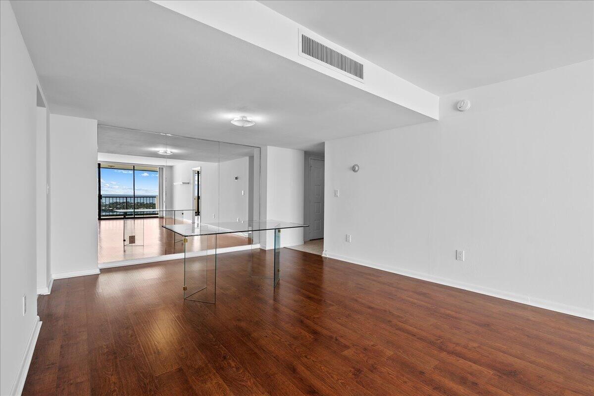 Unit 2402 photo 44