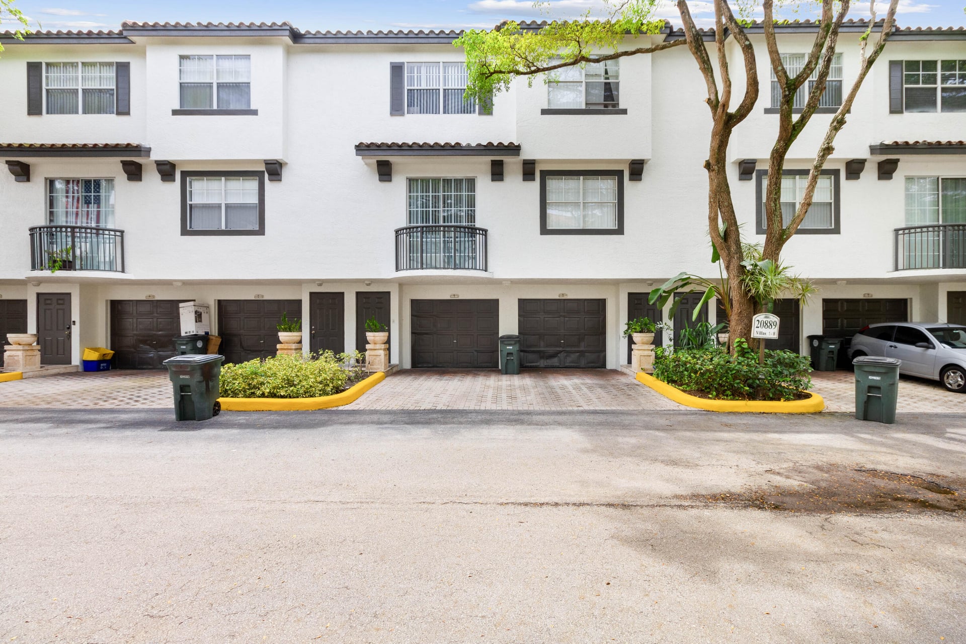 Residence photo 2