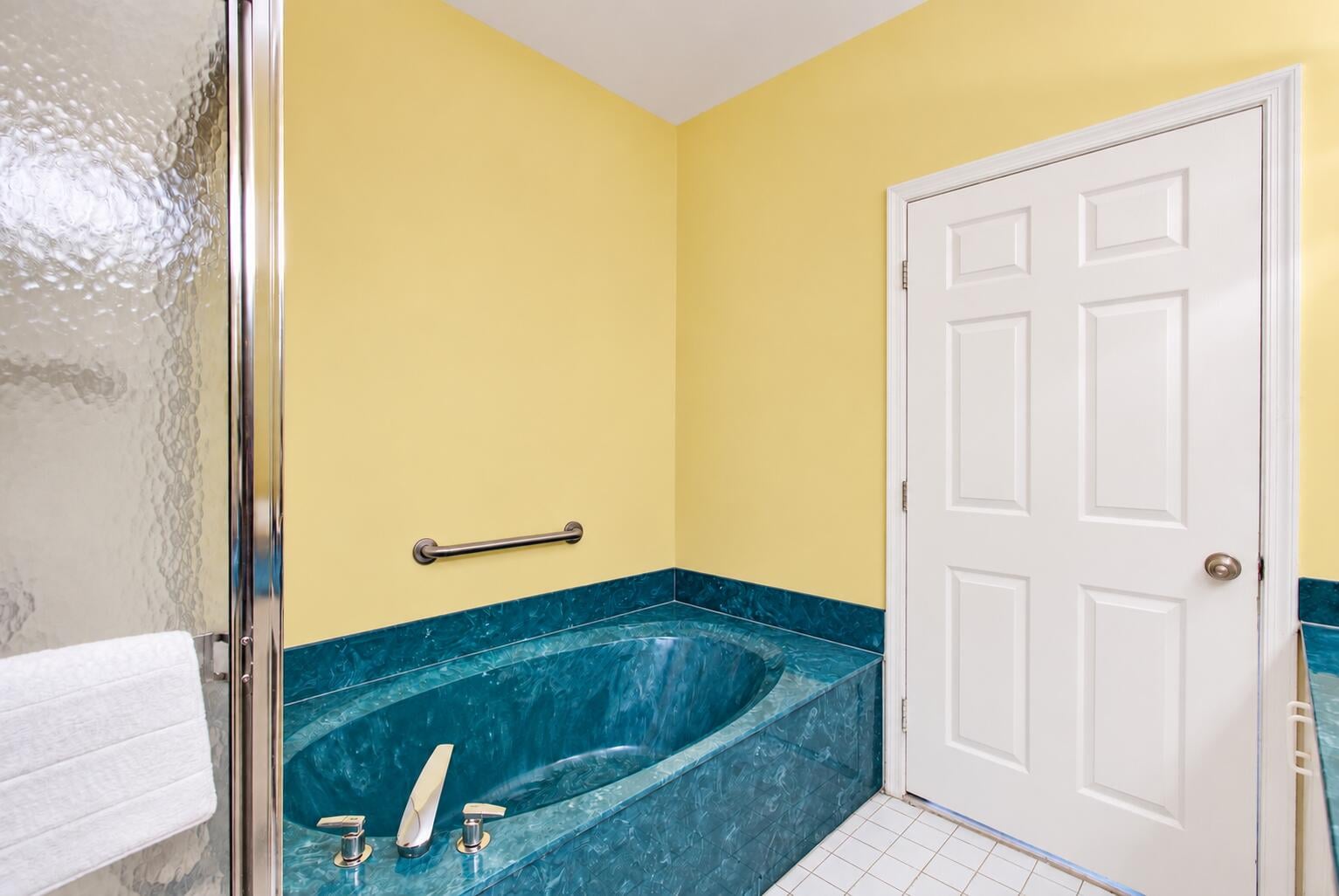 Unit B photo 19