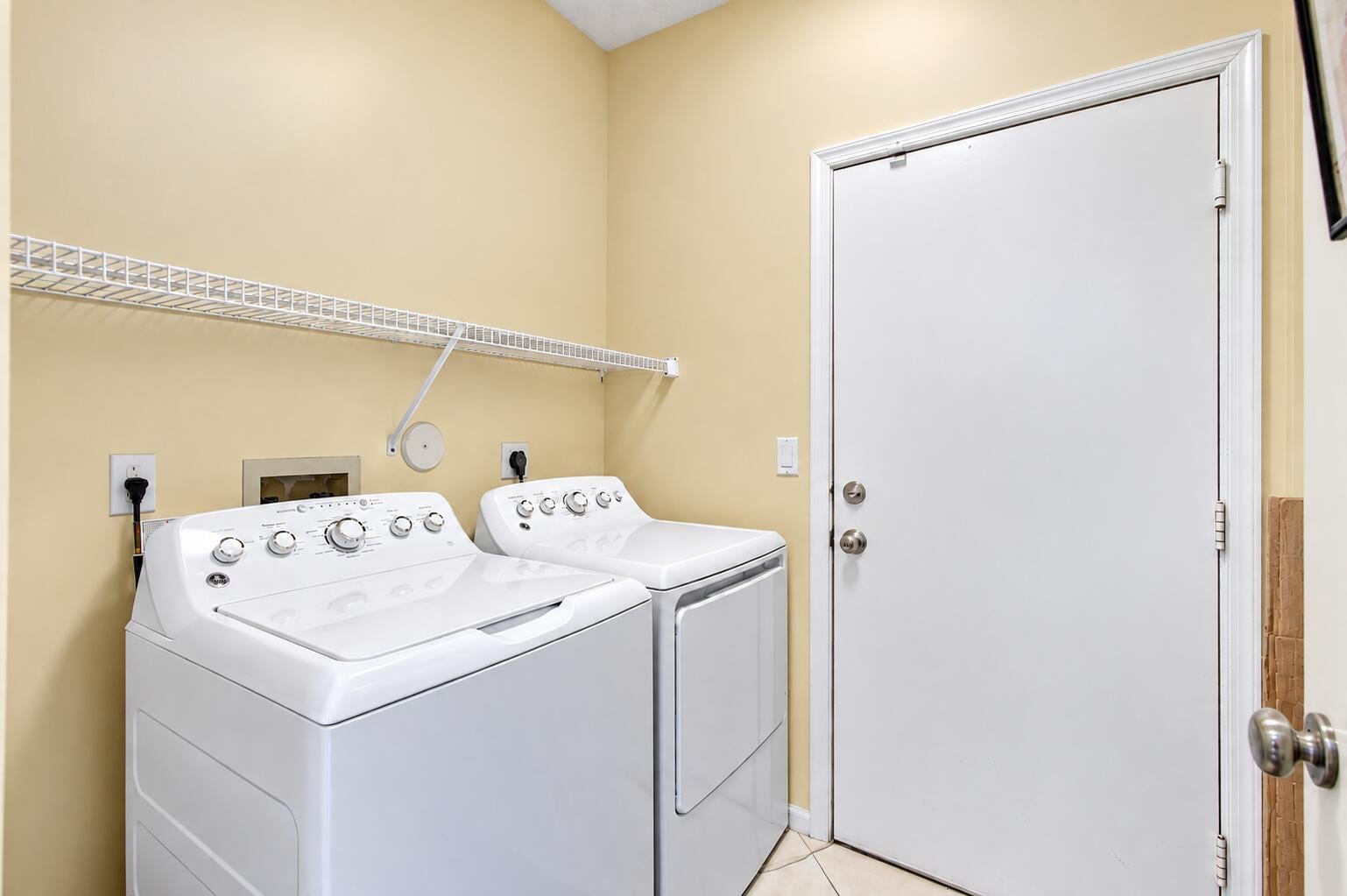  Unit B photo 23