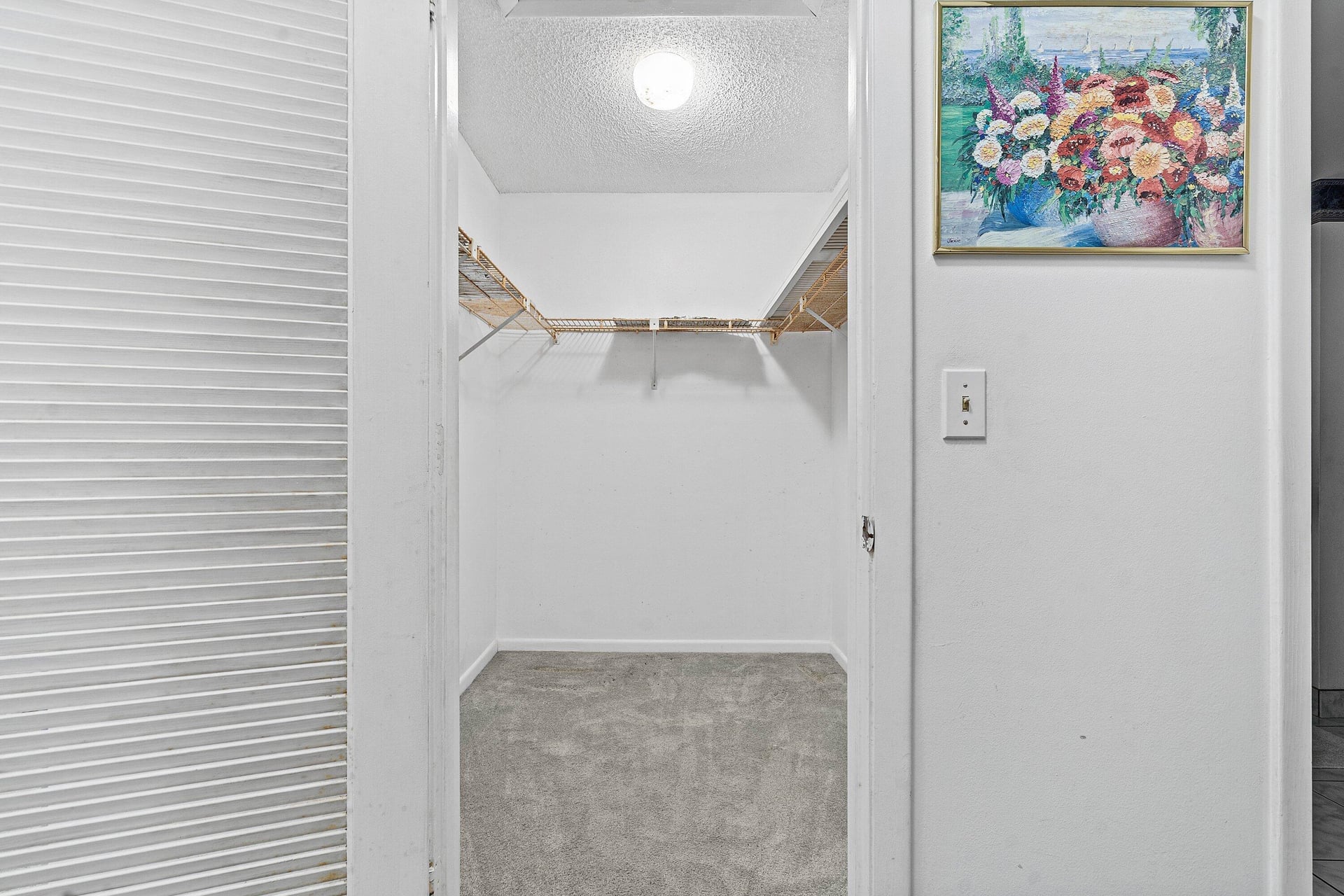Unit F photo 18