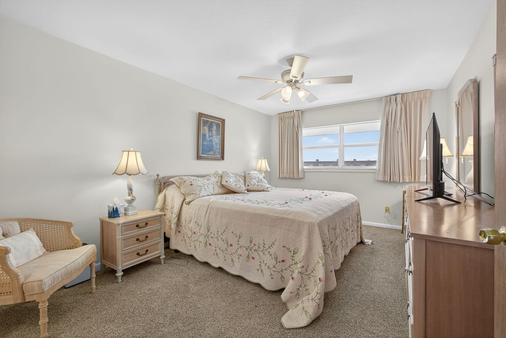 Unit 301 photo 18