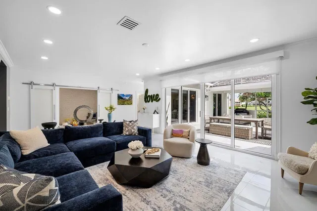 Woodfield Country Club Residence photo 6