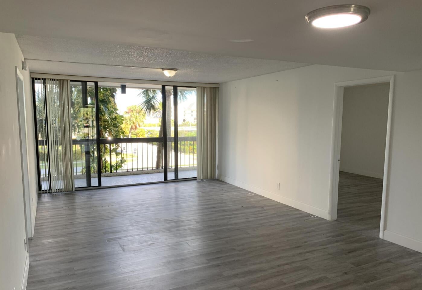 Presidential Place Unit 202 photo 2