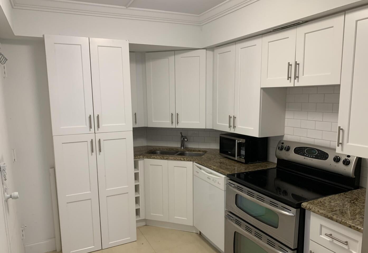 Presidential Place Unit 202 photo 5