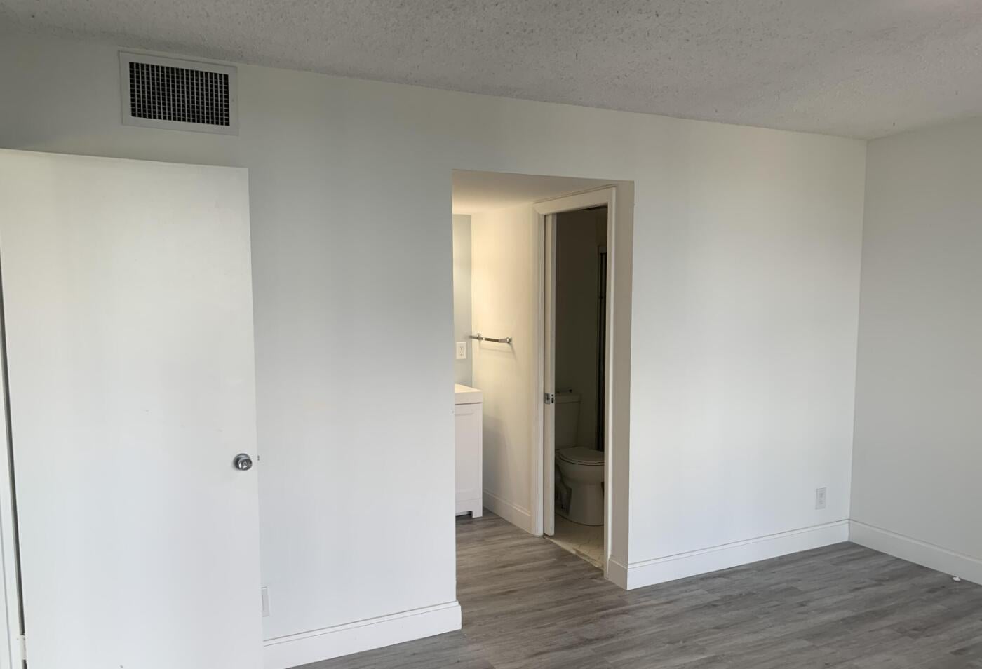 Presidential Place Unit 202 photo 12