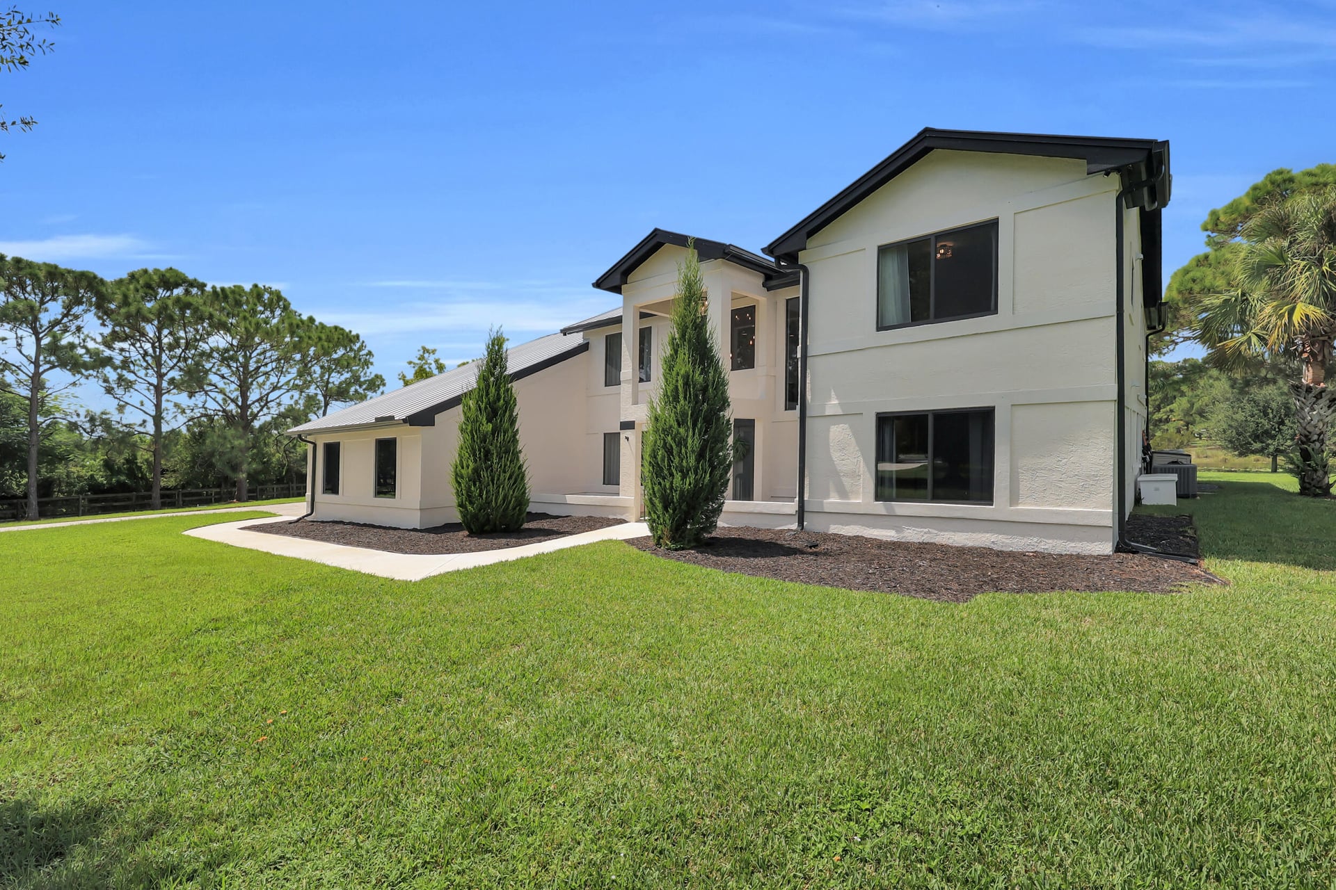  Residence photo 4