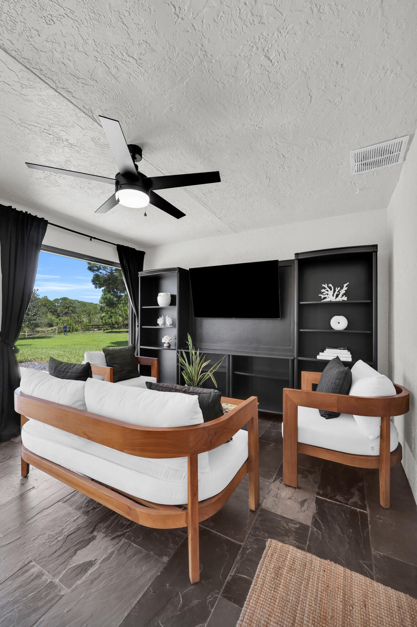 Residence photo 17
