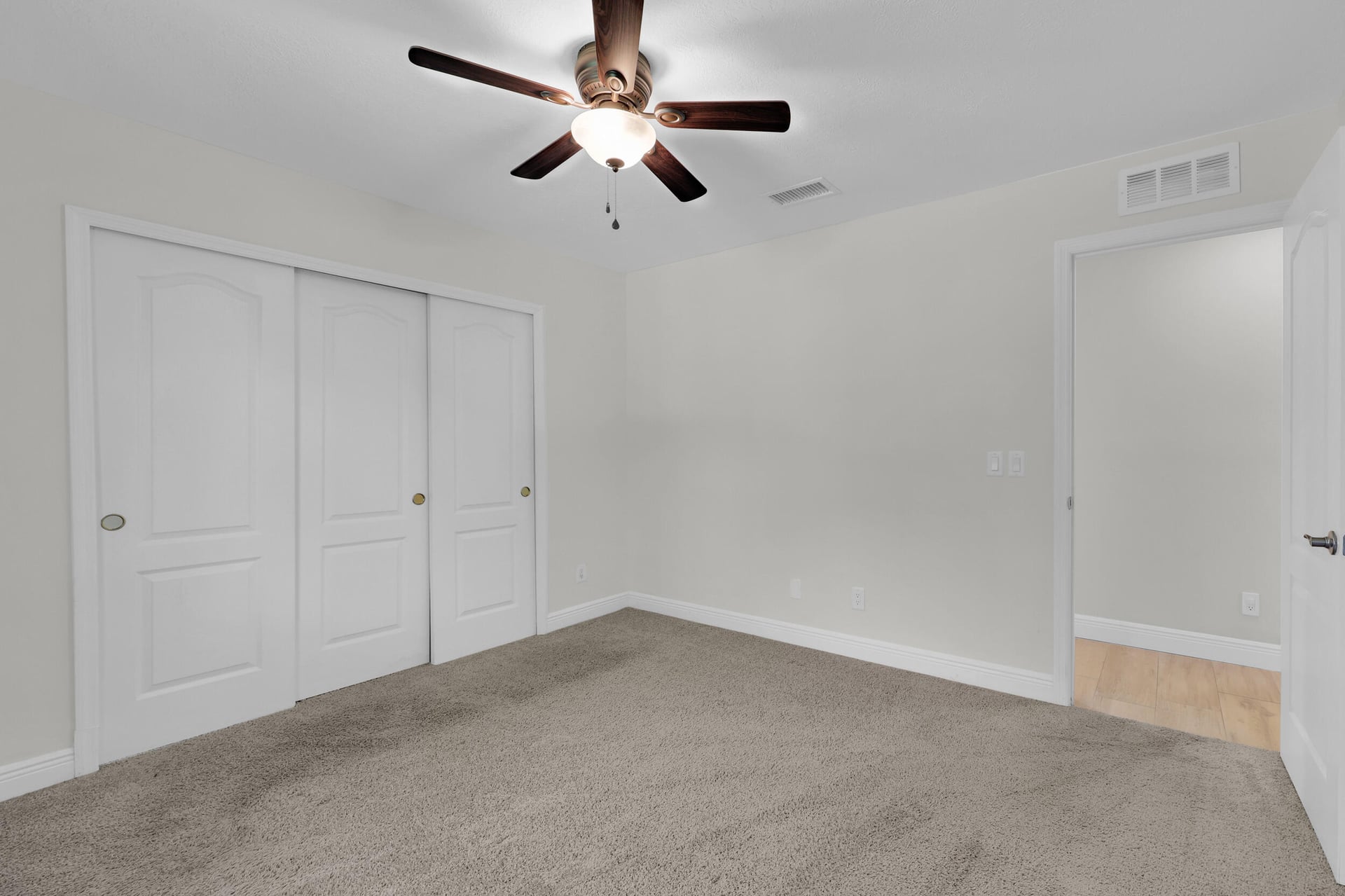  Residence photo 51