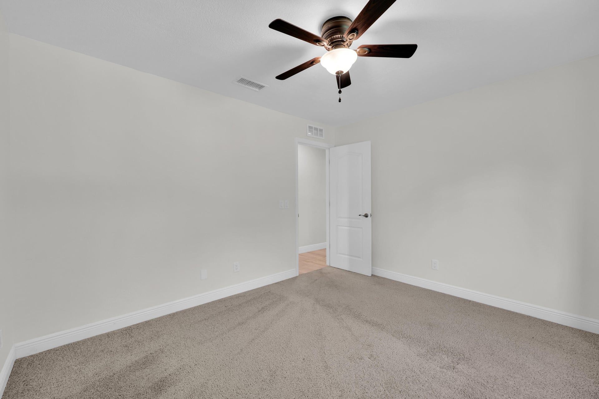  Residence photo 52