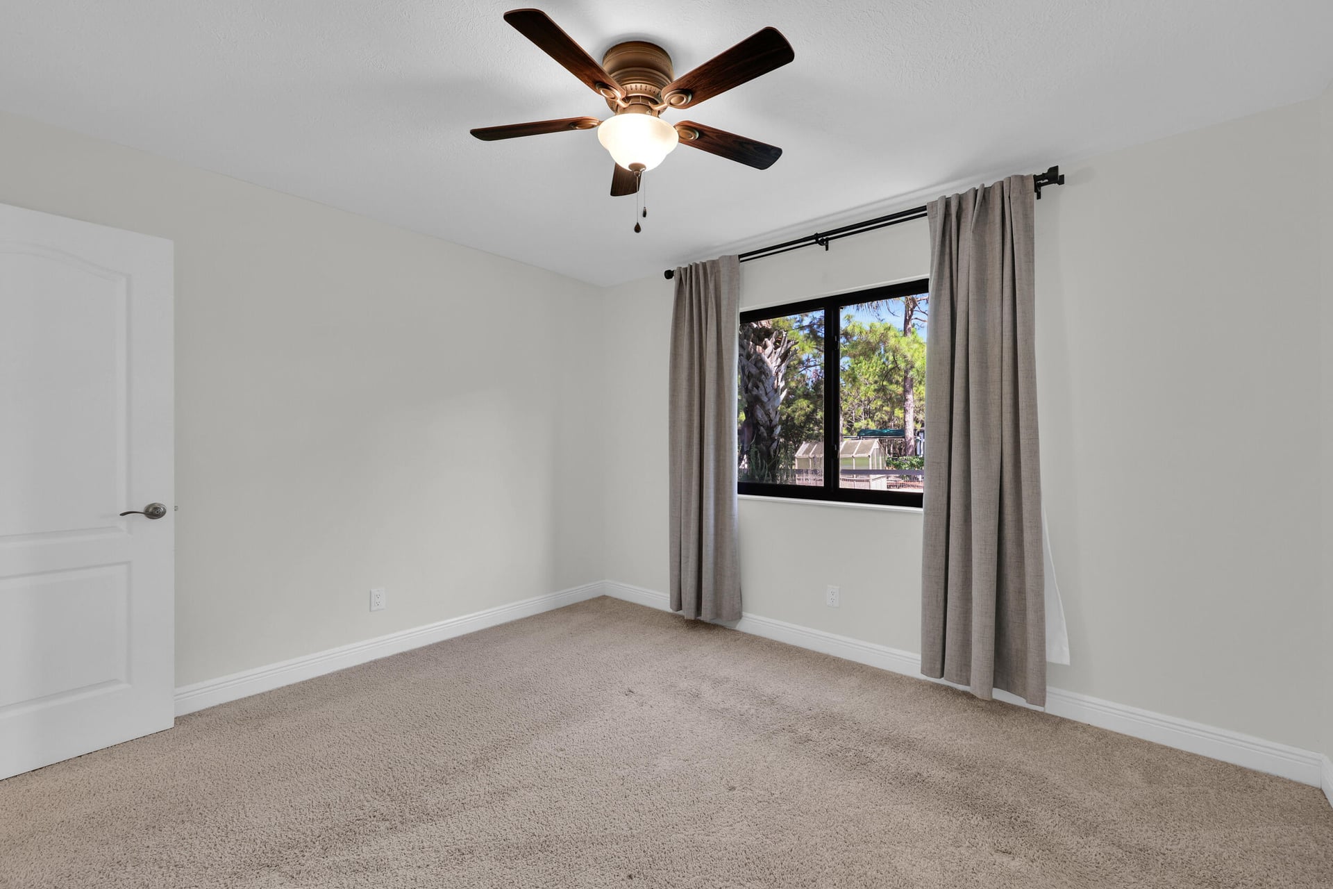  Residence photo 53