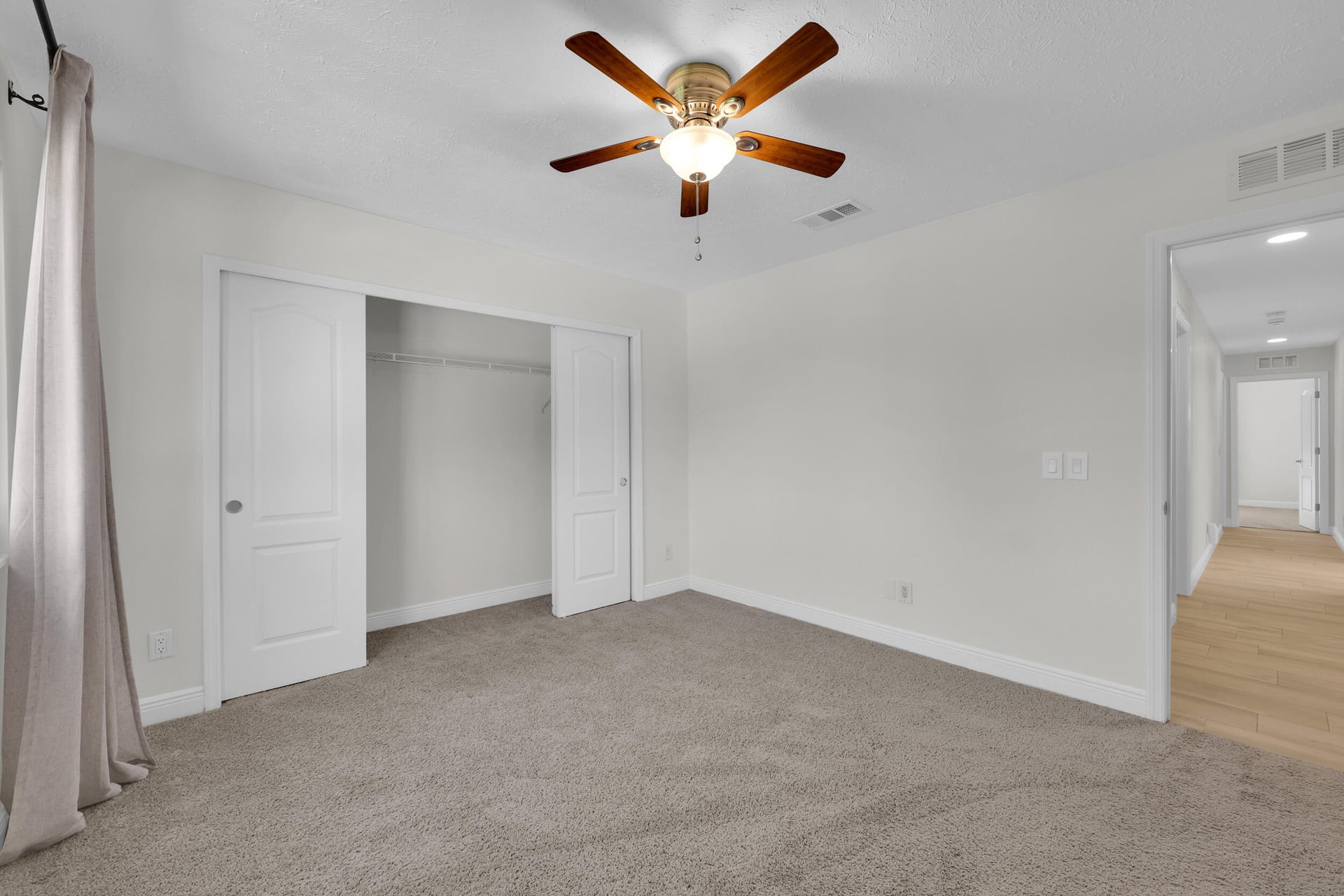  Residence photo 56