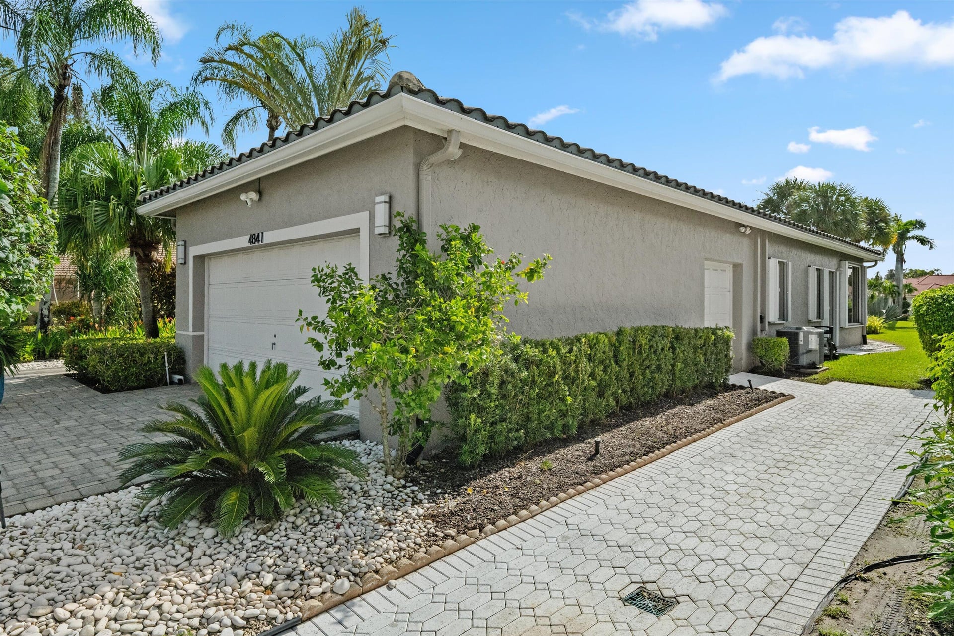 Residence photo 4