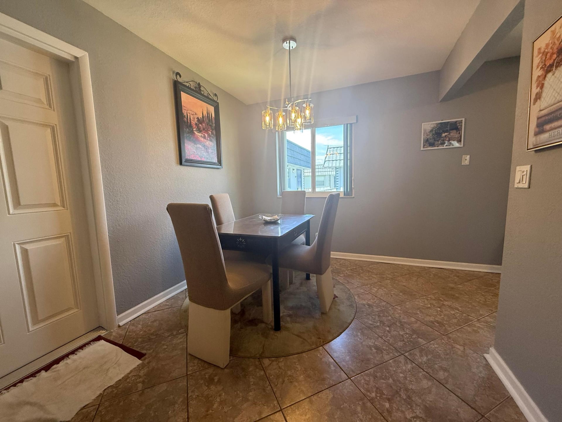 Residence photo 2