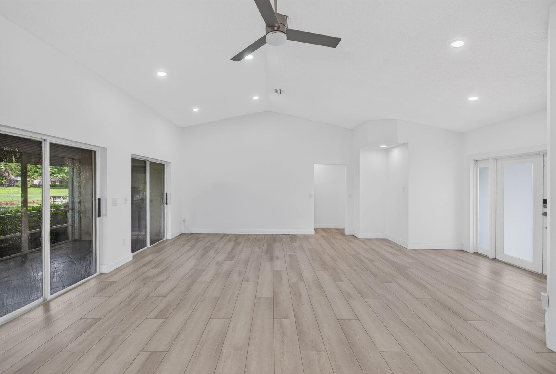  Residence photo 5