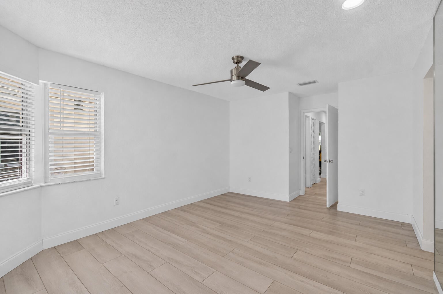  Residence photo 23