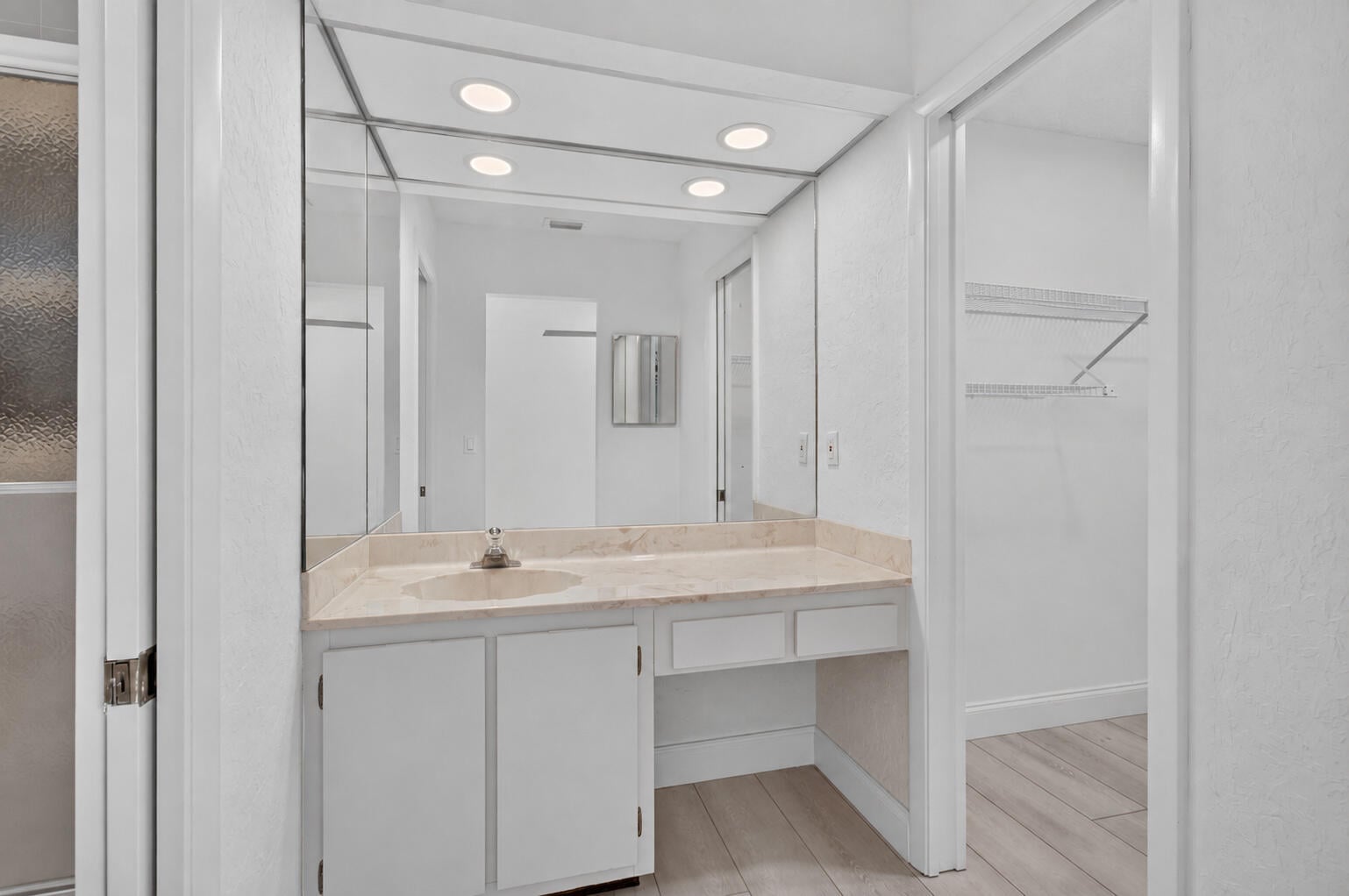  Residence photo 24