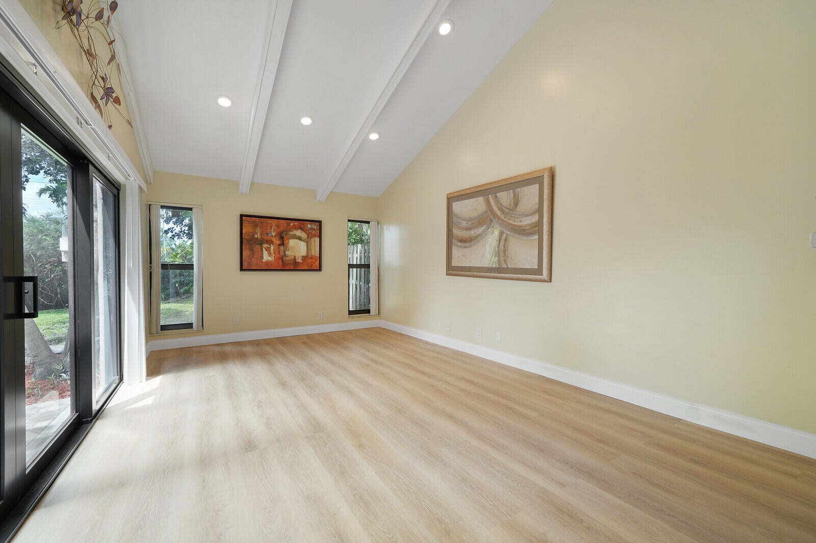 Residence photo 12