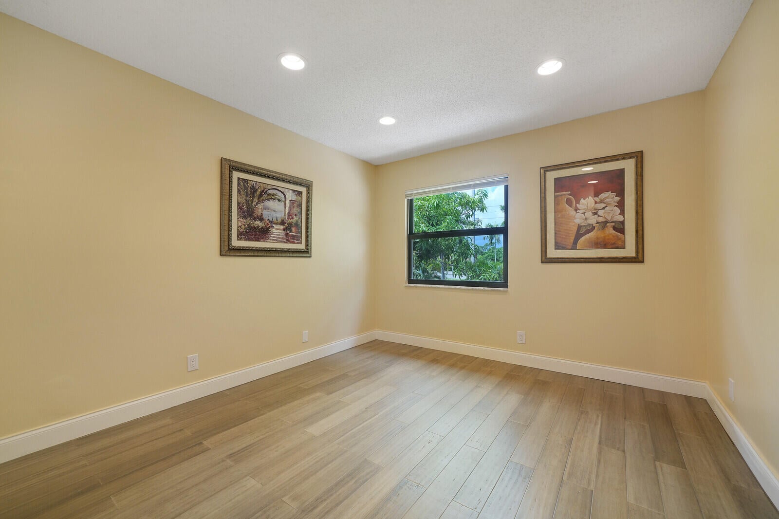 Residence photo 36