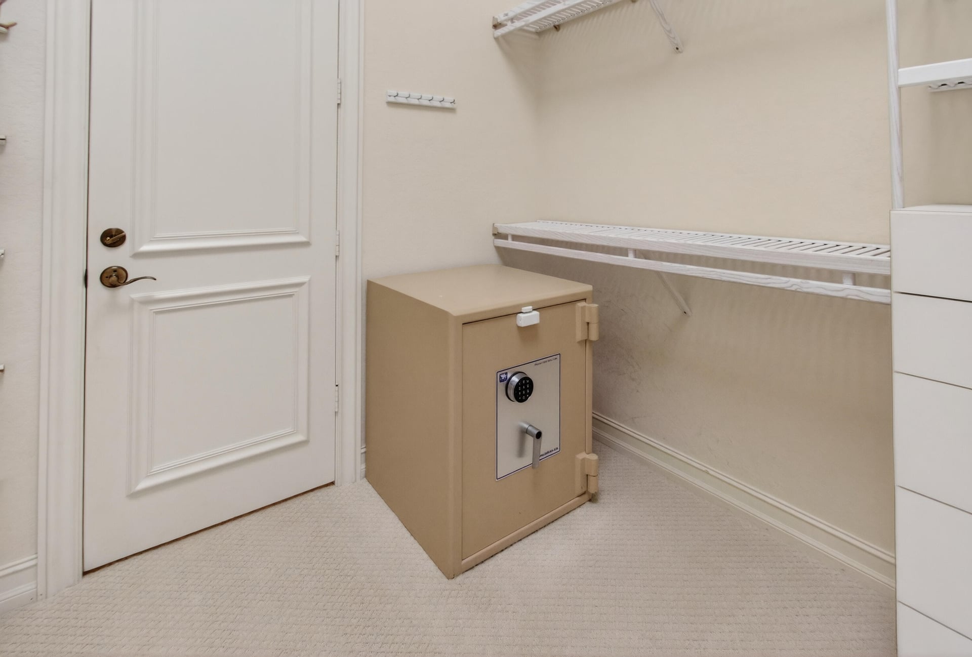  Residence photo 64
