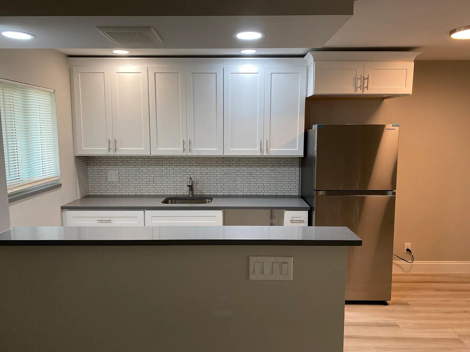 Unit Unit 106 photo 4
