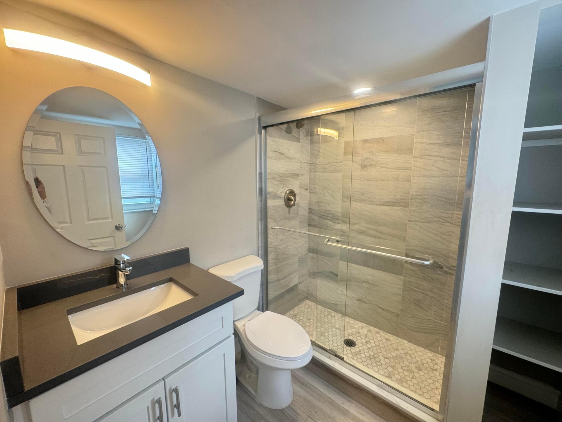 Unit Unit 106 photo 6