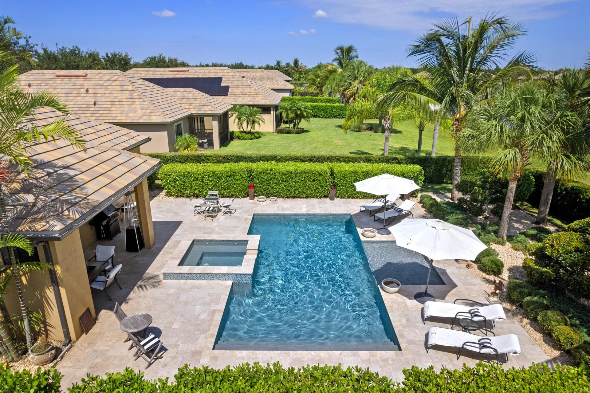 Residence photo 4