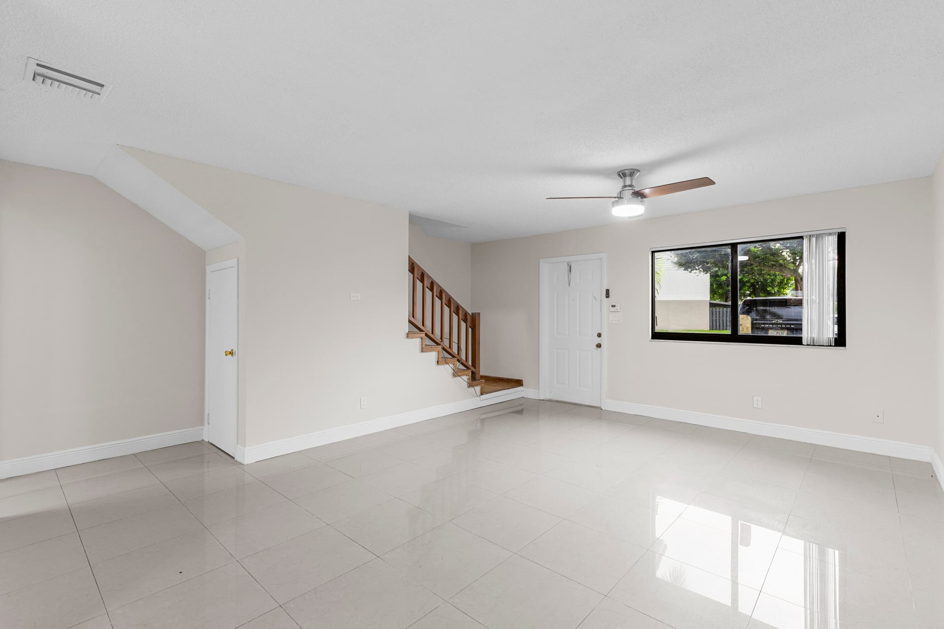  Residence photo 8