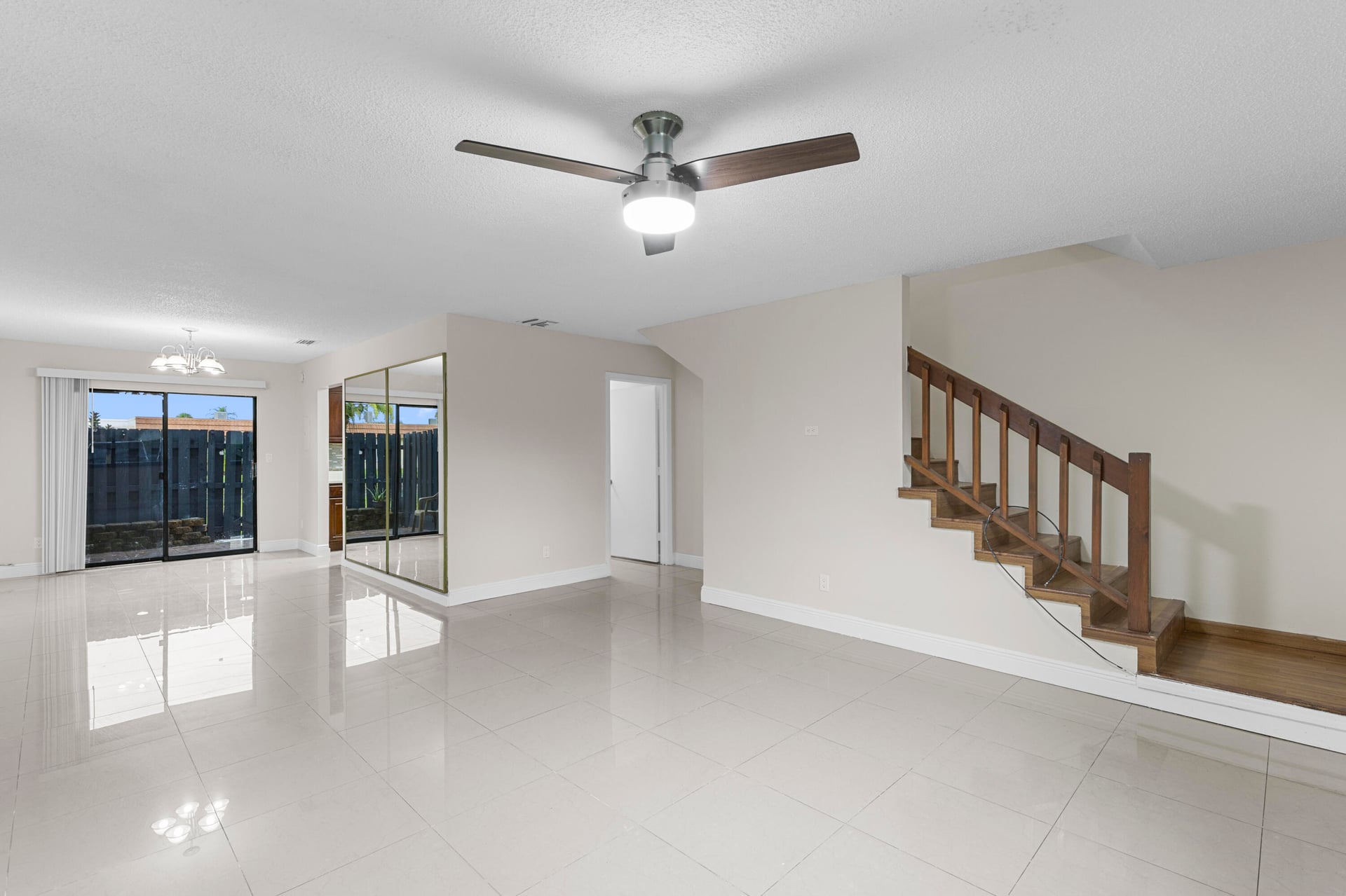  Residence photo 9