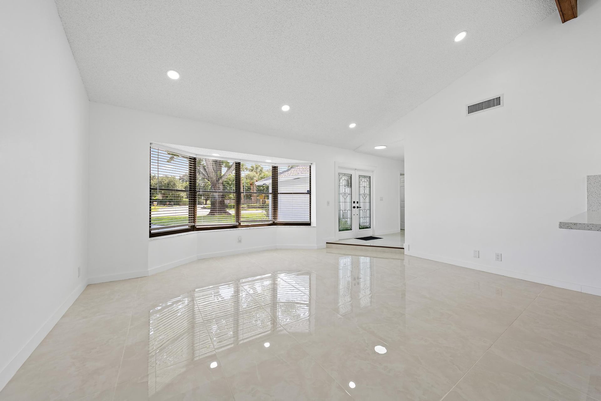  Residence photo 5