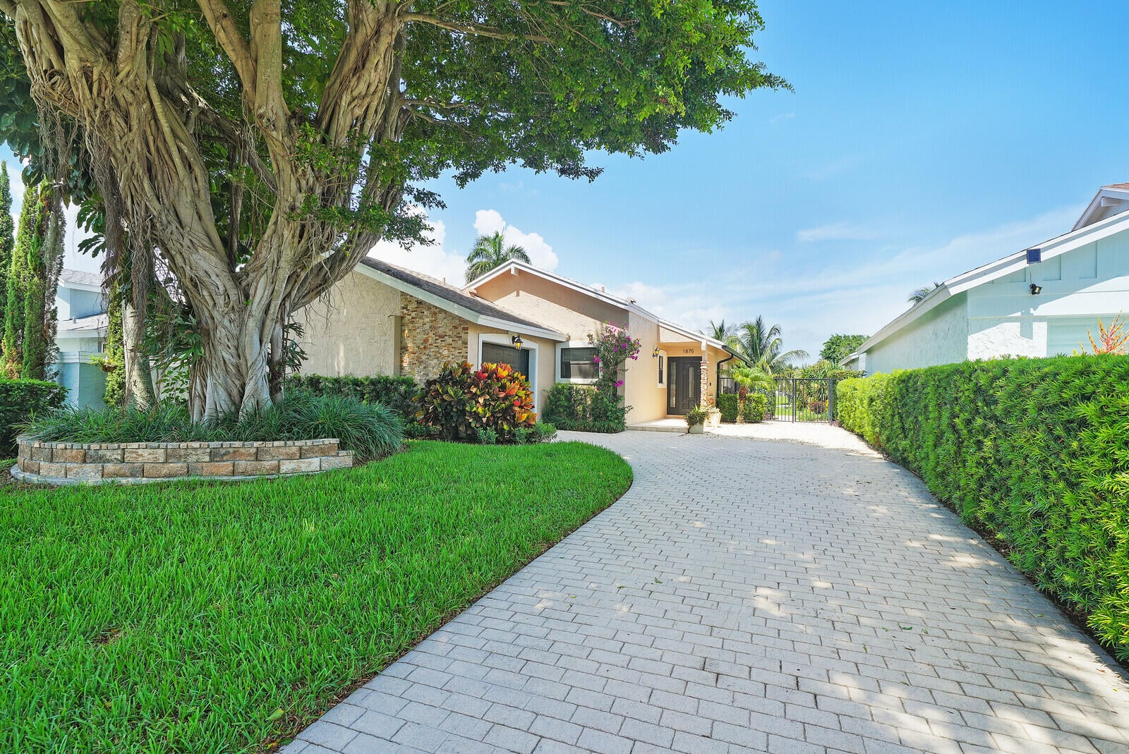 Residence photo 2