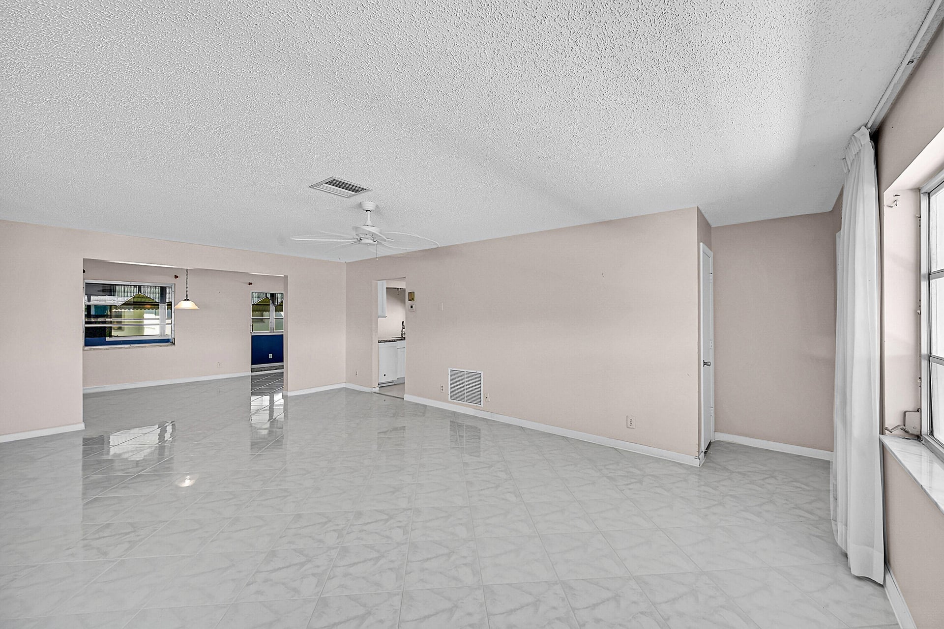 Residence photo 5