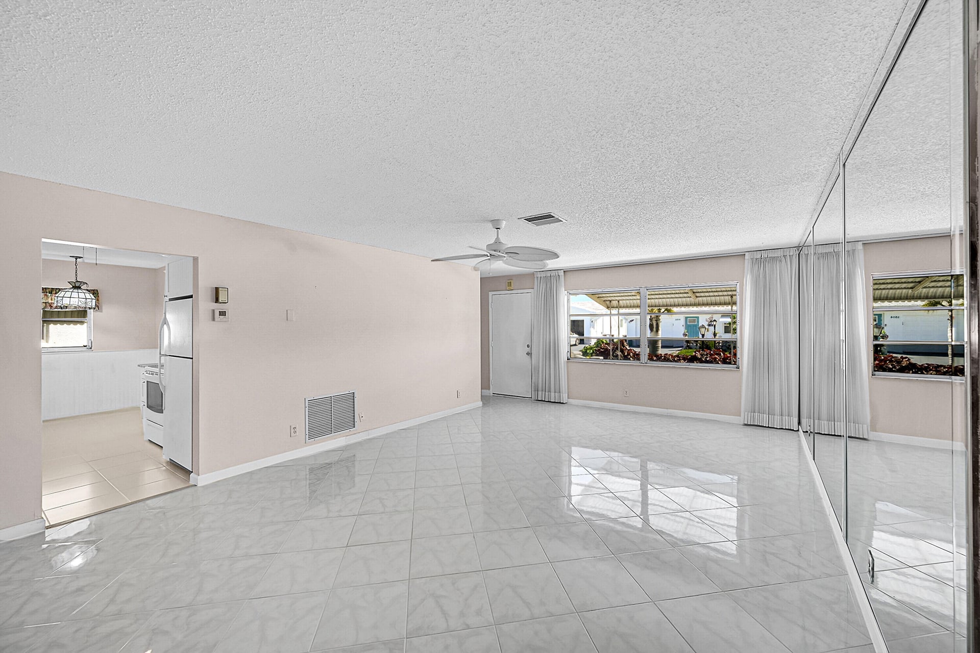 Residence photo 6