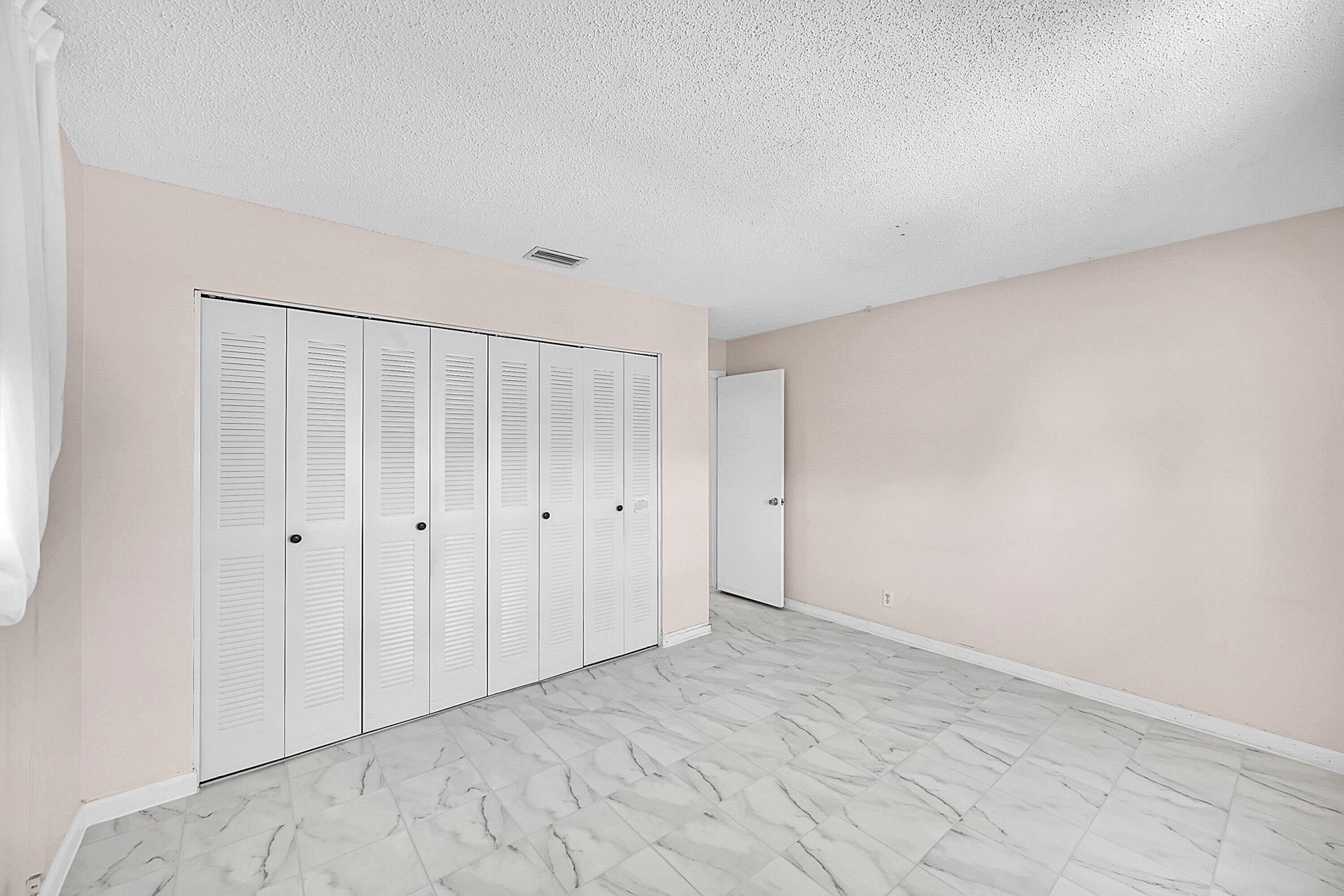 Residence photo 15