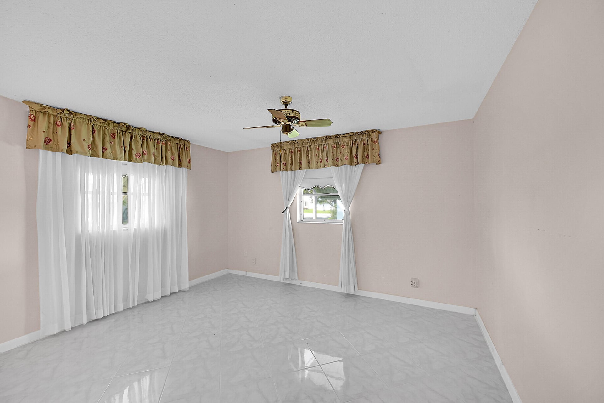 Residence photo 17