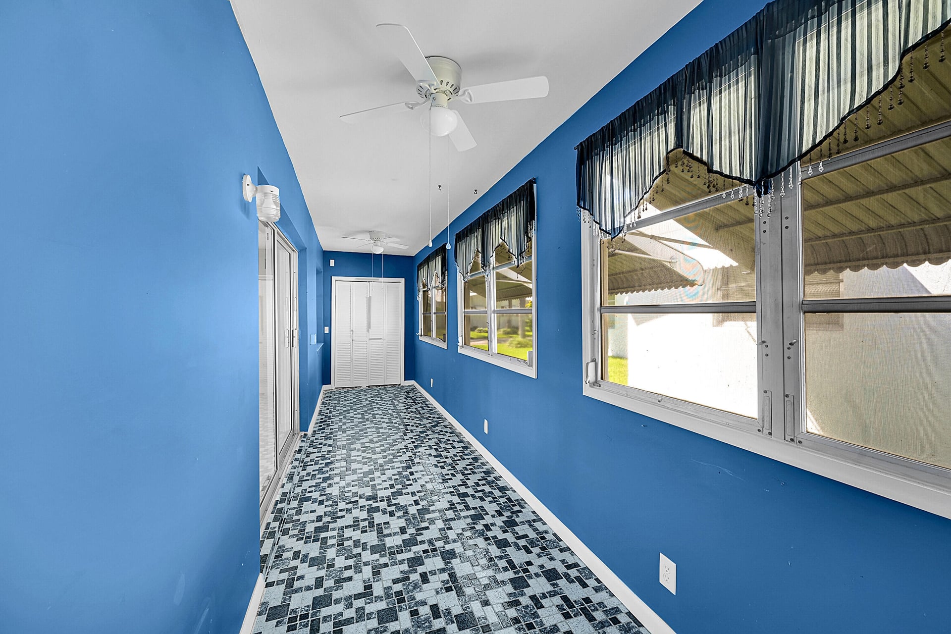 Residence photo 25