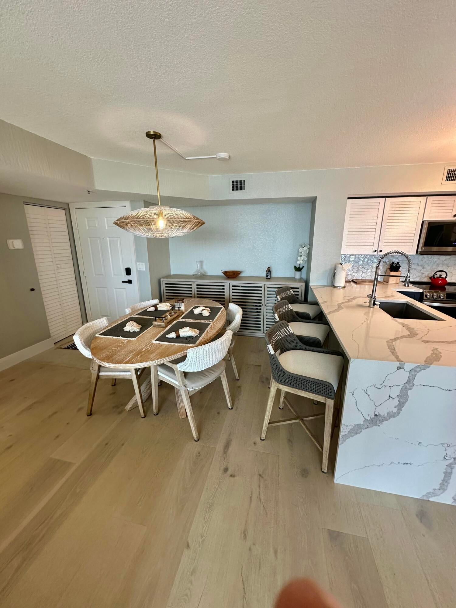 Unit 204 photo 6