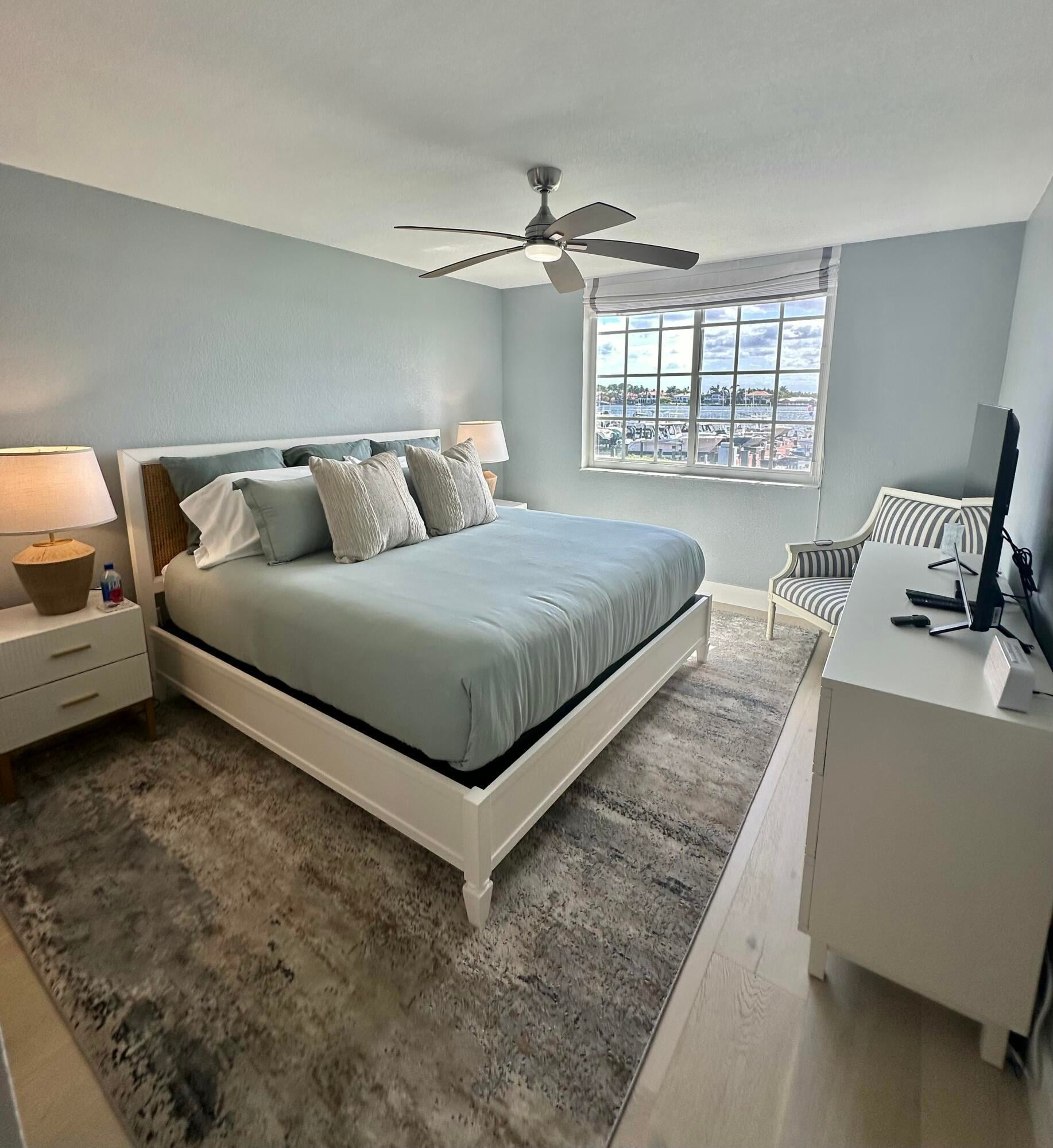 Unit 204 photo 11