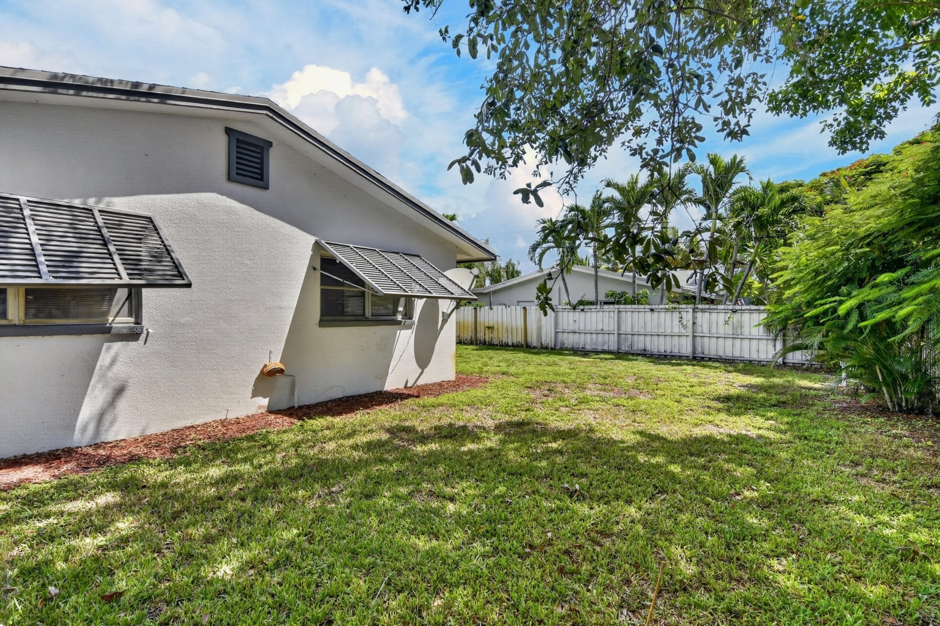  Residence photo 17