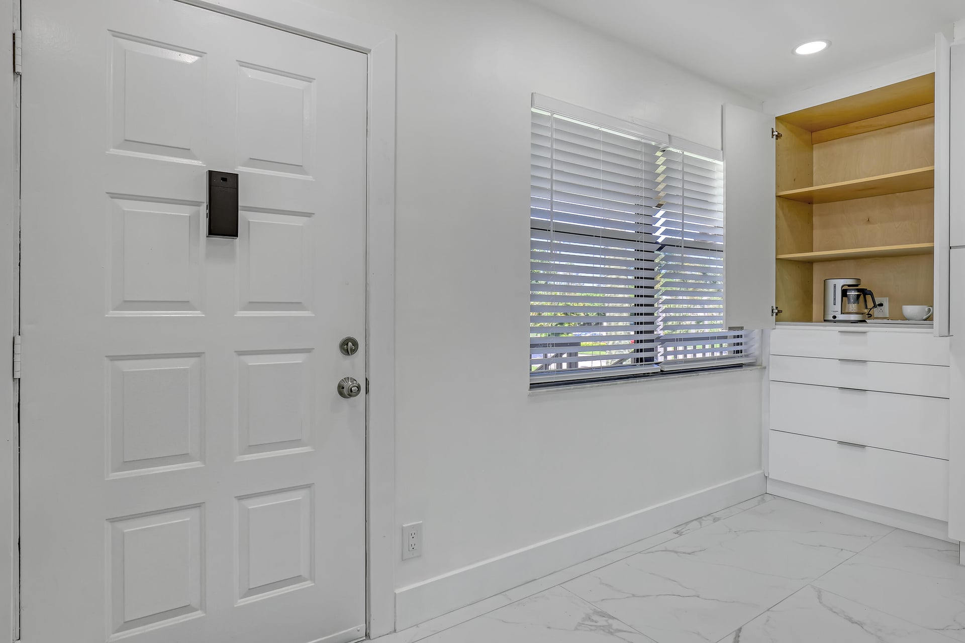 Unit 202 photo 4