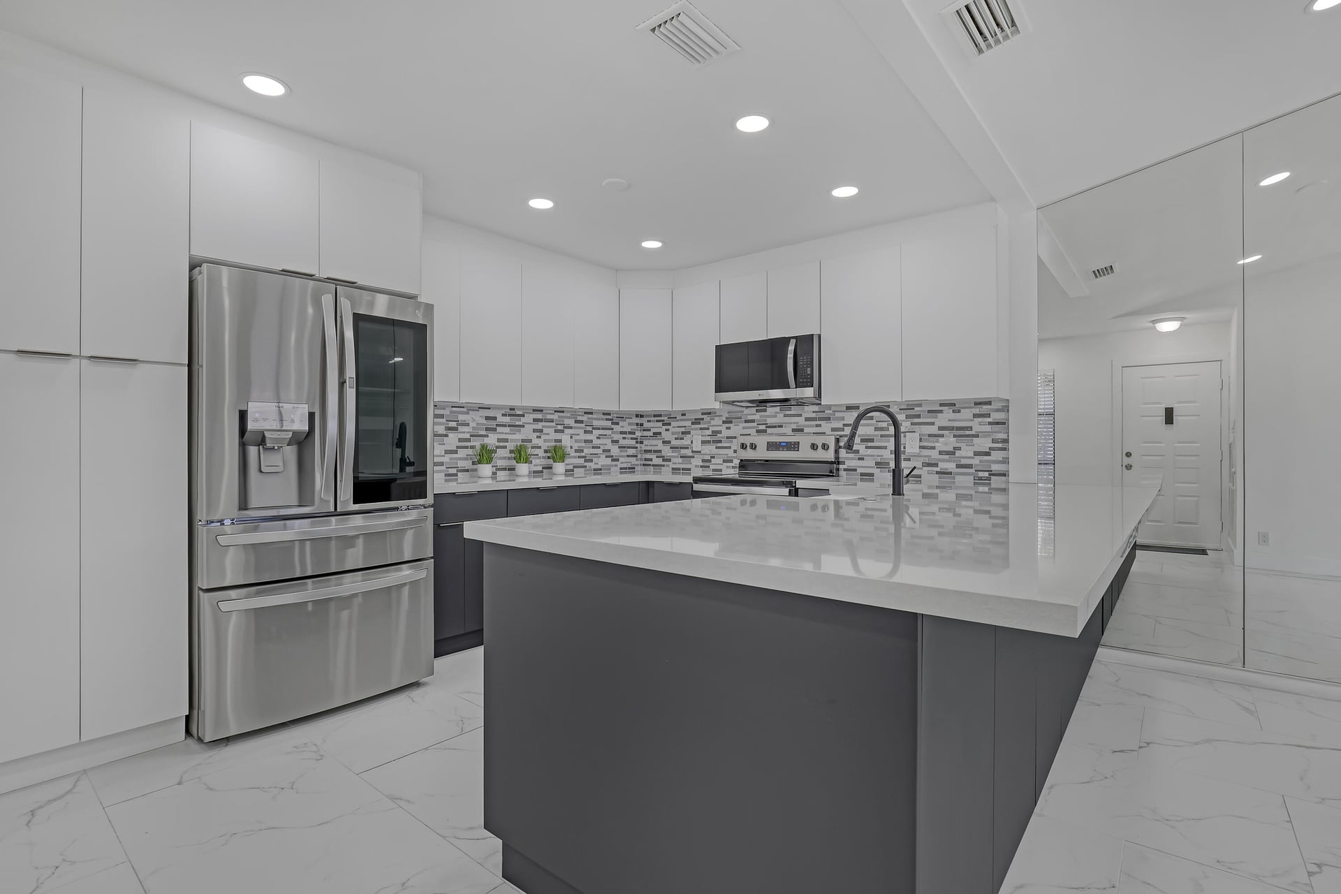 Unit 202 photo 5