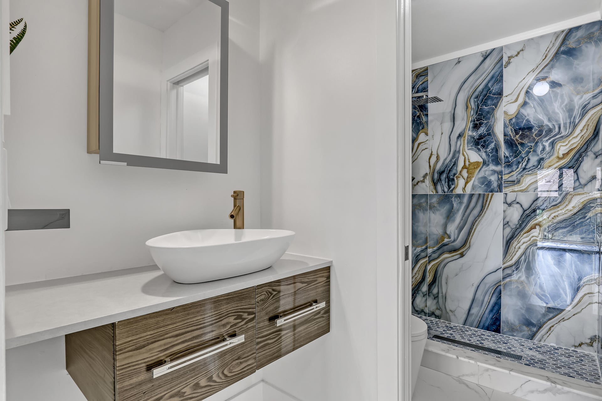 Unit 202 photo 18
