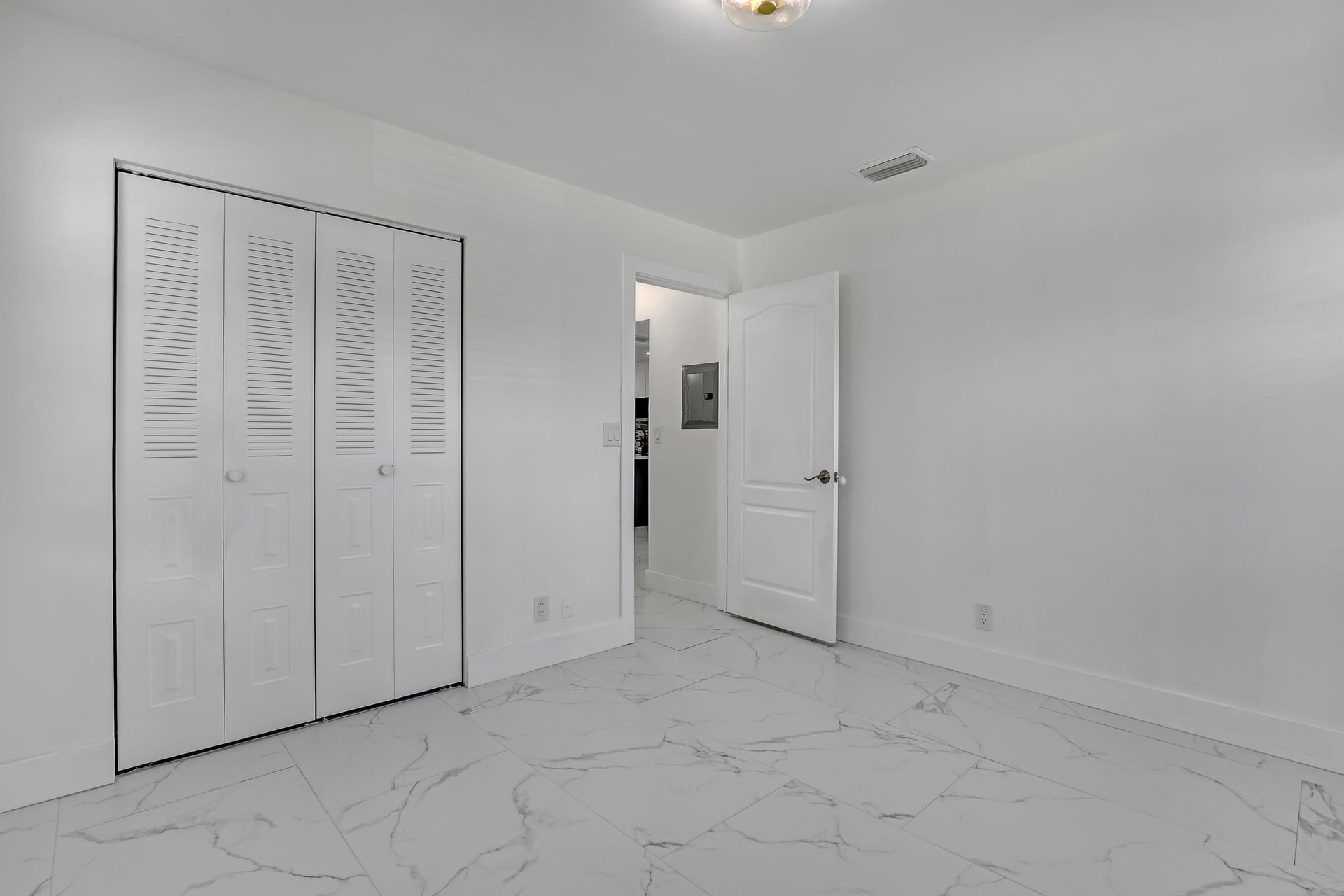 Unit 202 photo 22