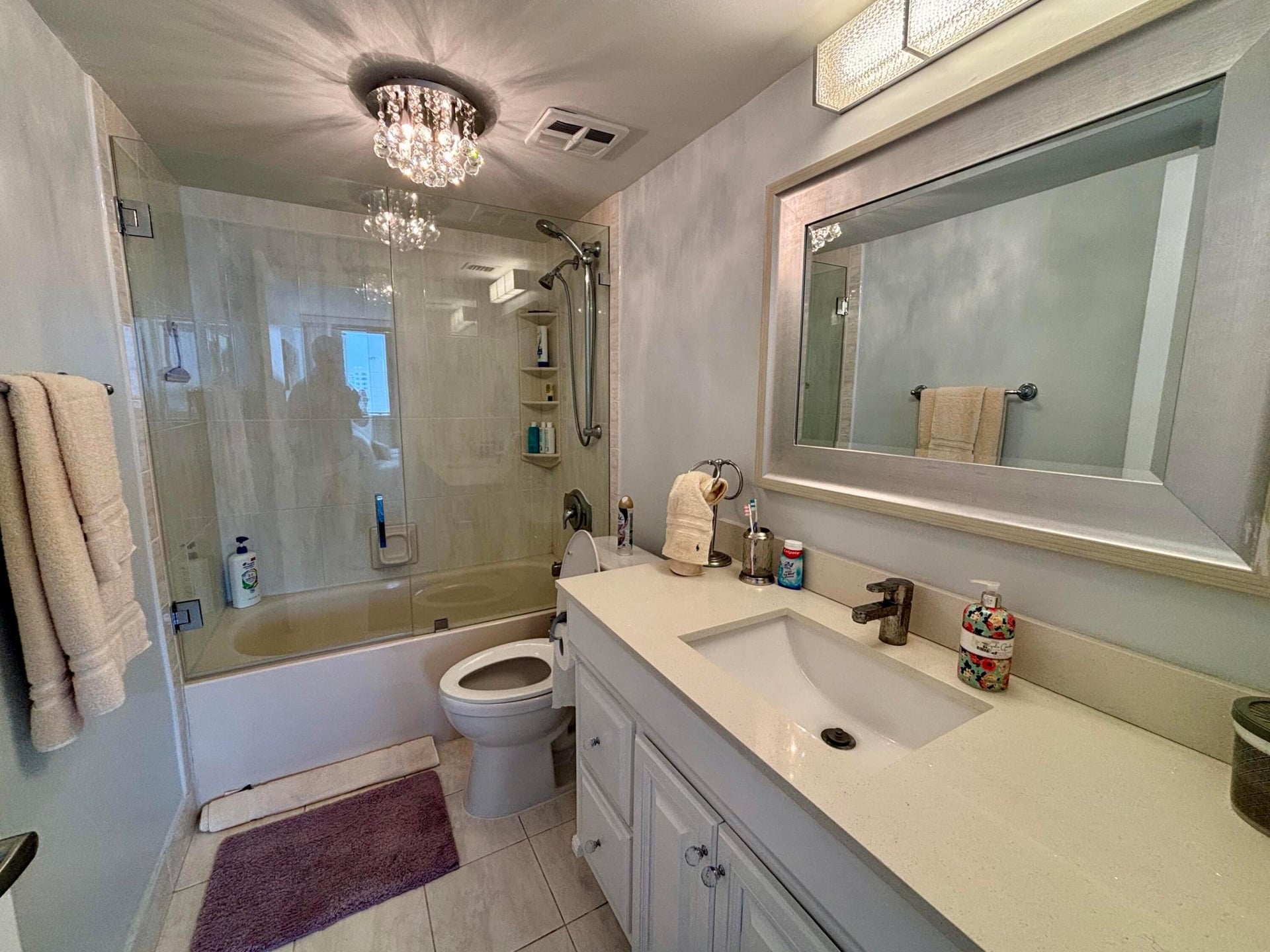 Unit 2105 photo 9