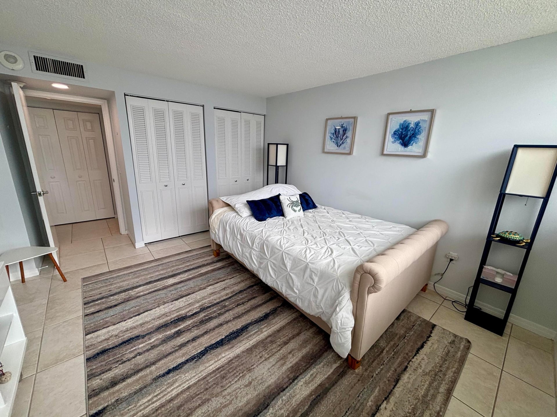 Unit 2105 photo 10